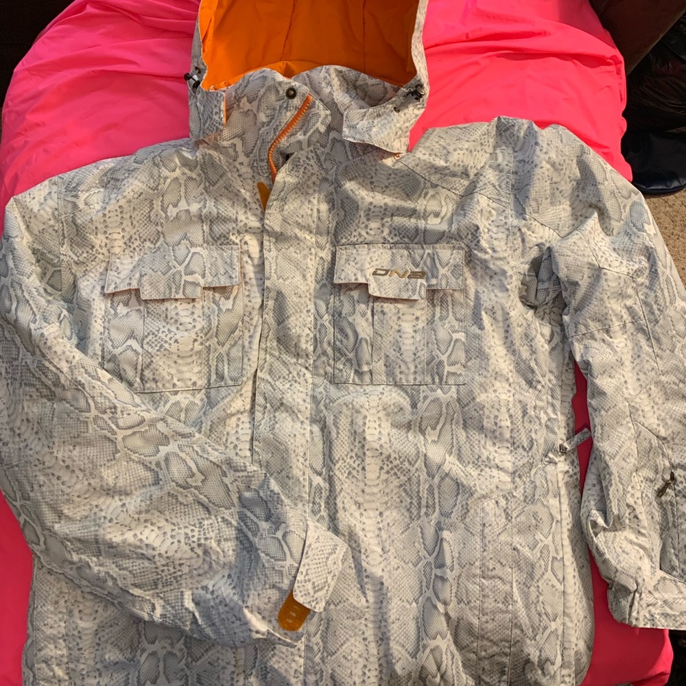 DNA Ski jacket coat Never Worn size XL